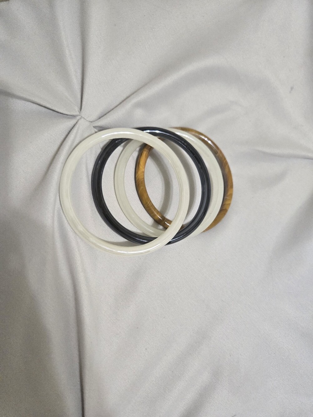 Set of 4 Glass Bangle Bracelets - Picture 4 of 12